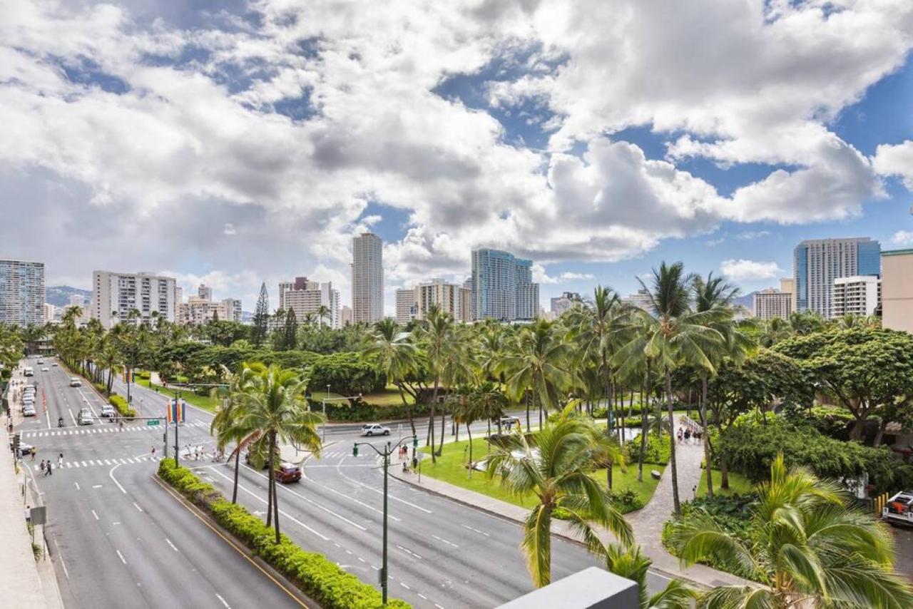 Incredible Location Free Parking In Waikiki Villa Honolulu Bagian luar foto