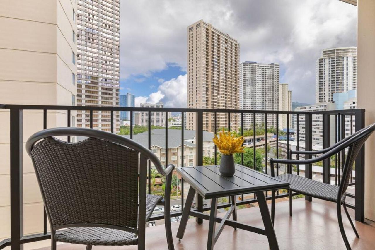 Incredible Location Free Parking In Waikiki Villa Honolulu Bagian luar foto